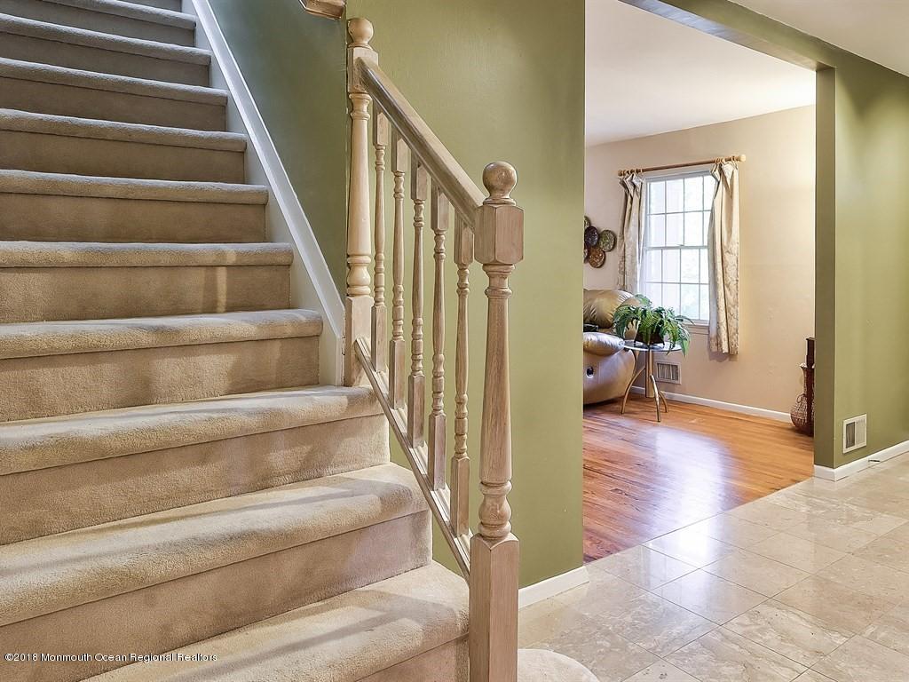 6 Robin Road Holmdel, NJ 07733 - Photo 4 of 29 004_FOYER