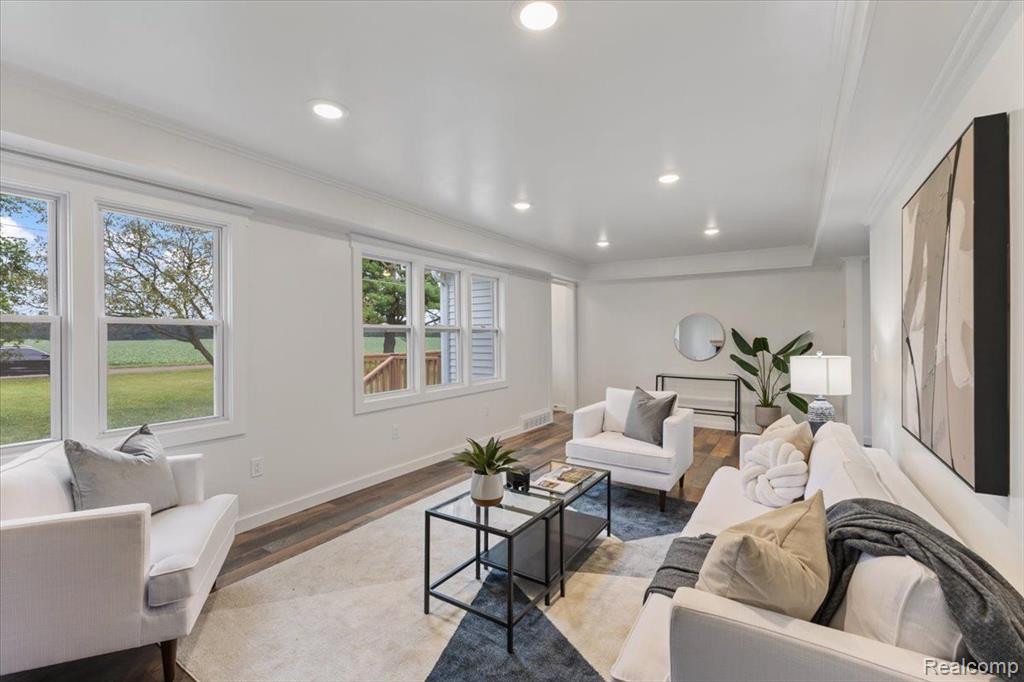 3663 Bird Road Clarkston, MI 48348 - Photo 9 of 49