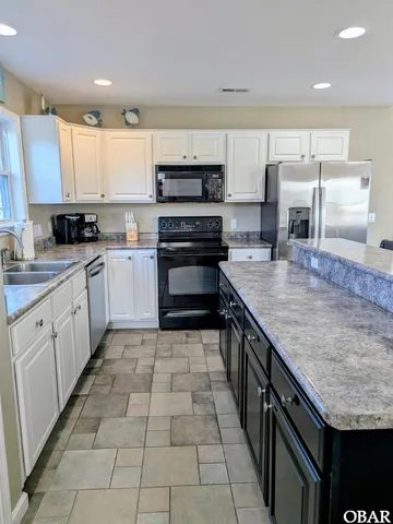 $799,900 | 522 West Archdale Street, Kill Devil Hills, NC 27948