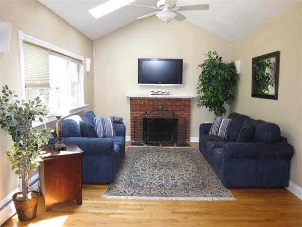 27 Wilmont Road Framingham, MA 01701 - Photo 2 of 25 Gallery Image 2