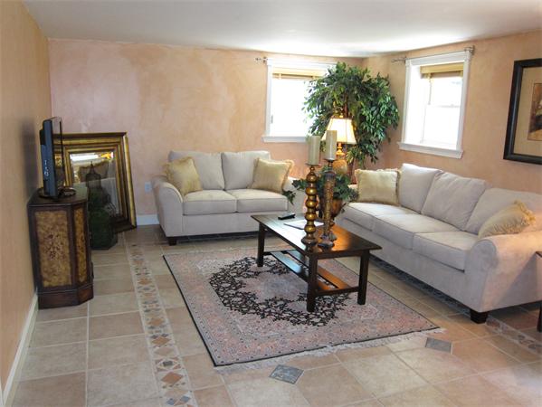 27 Wilmont Road Framingham, MA 01701 - Photo 4 of 25 Gallery Image 4
