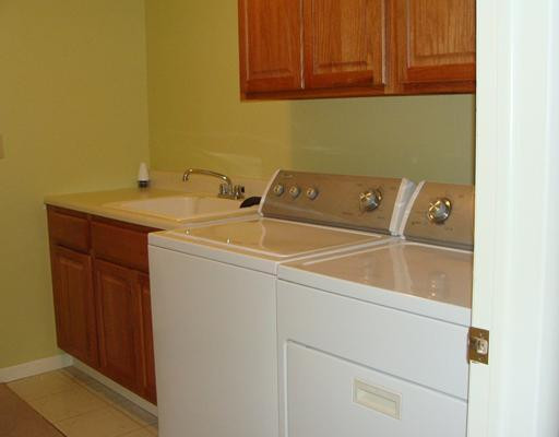 916 Ridge Court Chelsea, MI 48118 - Photo 8 of 10 Photo 8