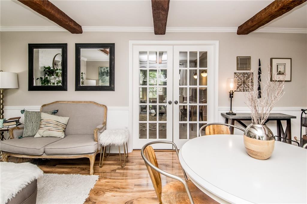 104 Bertley Ridge Drive Coraopolis, PA 15108 - Photo 6 of 25 a living room with furniture and a potted plant