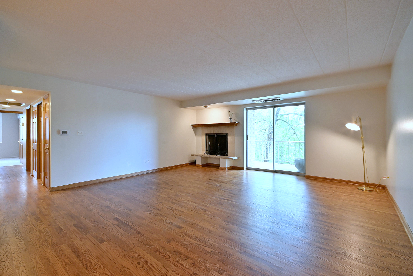 110 West Butterfield Road, Unit 302S Elmhurst, IL 60126 - Photo 5 of 32