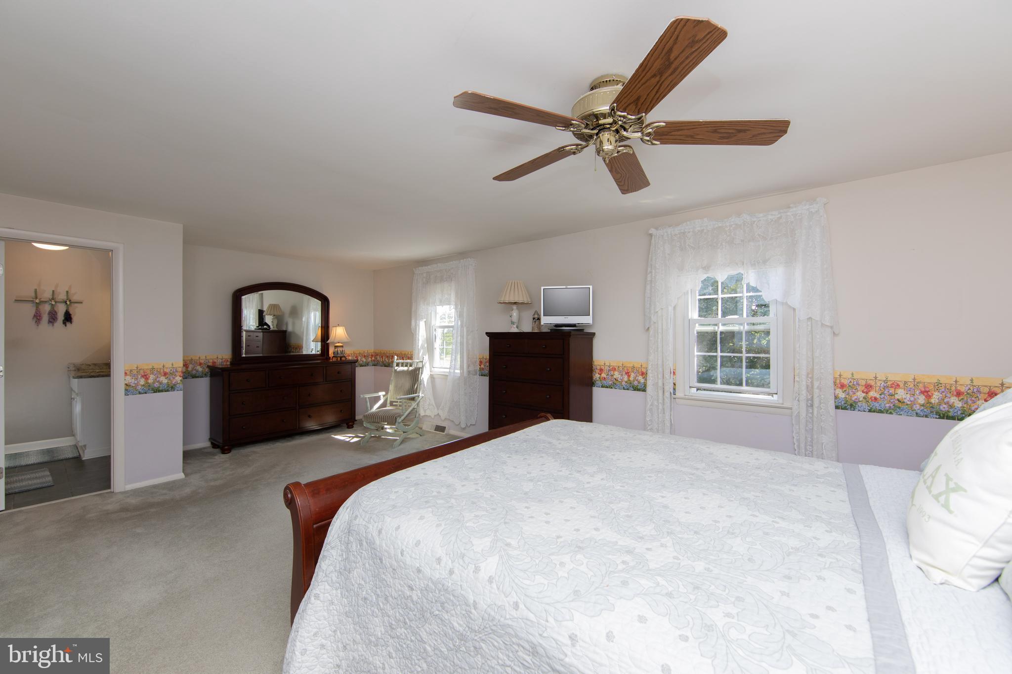 1040 Mearns Road Warminster, PA 18974 - Photo 21 of 38 Gallery Image 21