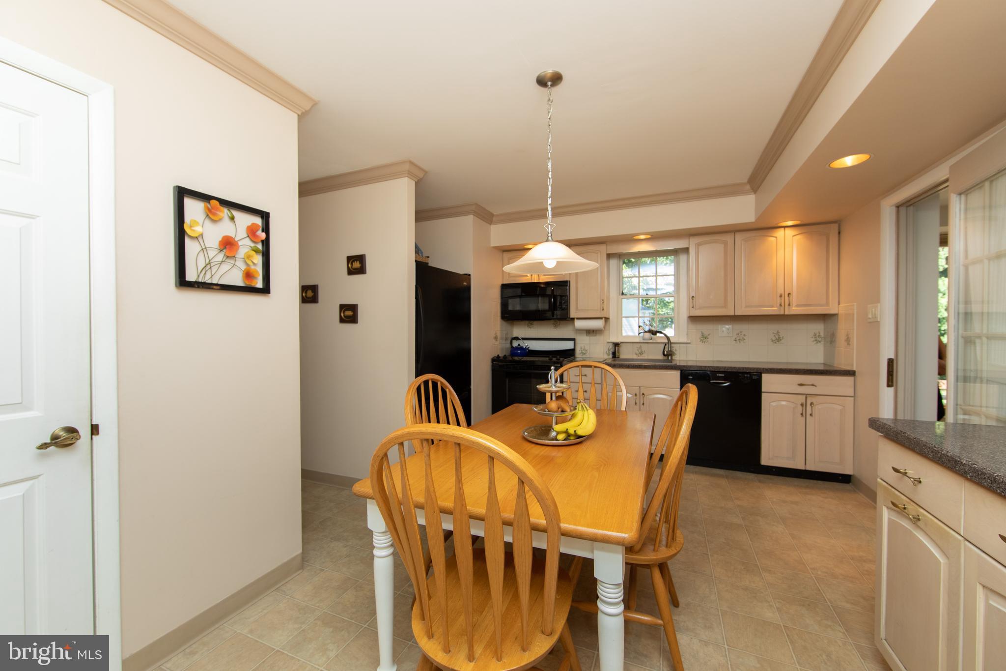 1040 Mearns Road Warminster, PA 18974 - Photo 7 of 38 Gallery Image 7