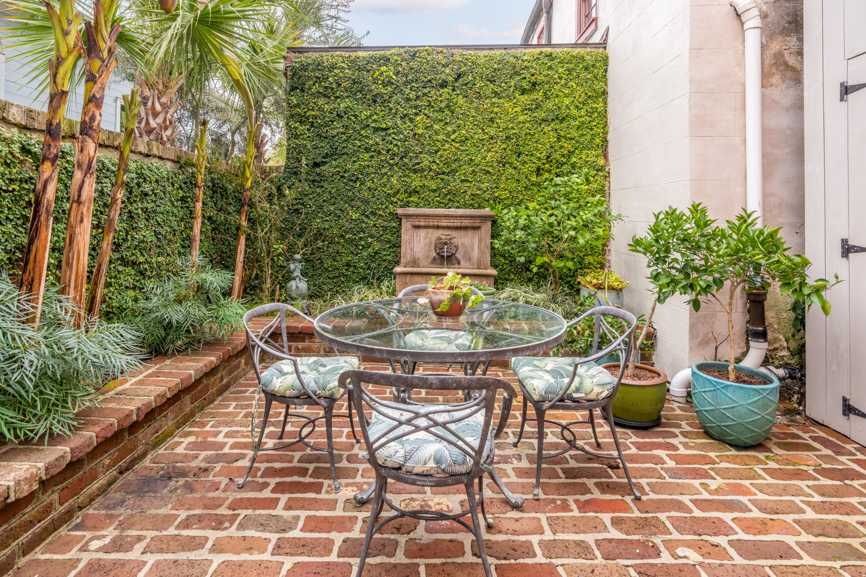 14 Queen Street Charleston, SC 29401 - Photo 4 of 75 14 Queen St_Eterna_Media-70