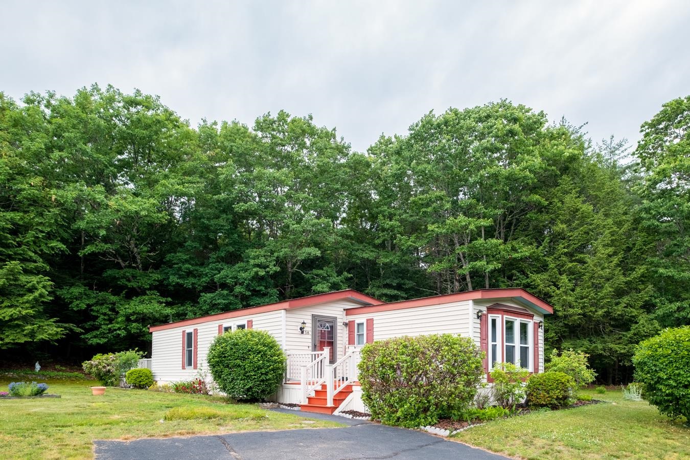 58 Monadnock Drive Rochester, NH 03867 - Photo 2 of 32