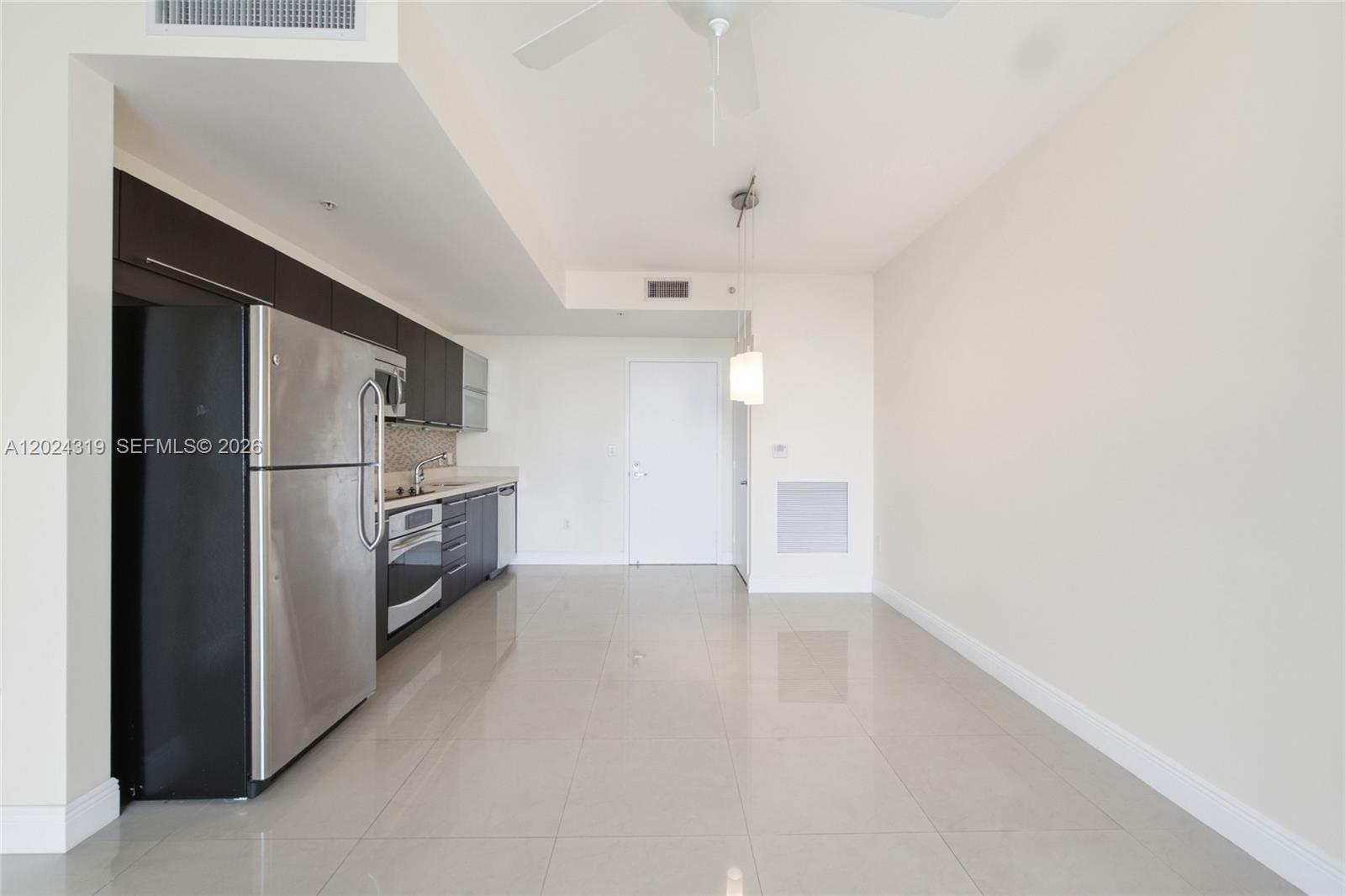 90 Southwest 3rd Street, Unit 1409 Miami, FL 33130 - Photo 10 of 36
