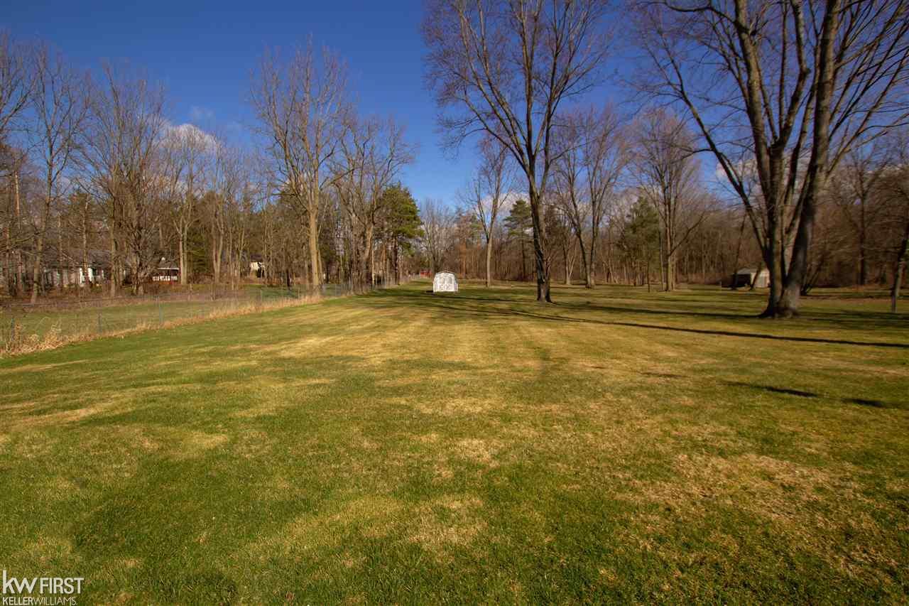 2468 North Belsay Road Burton, MI 48509 - Photo 24 of 25 50042158-23.JPG