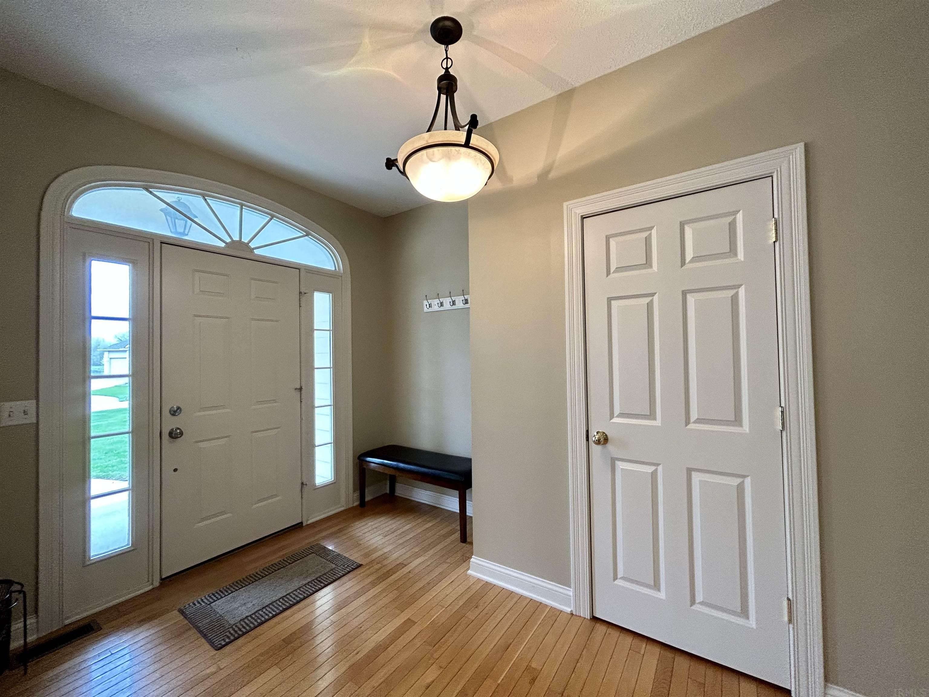 14315 Bridgestone Road Fort Wayne, IN 46814 - Photo 2 of 28 Gallery Image 2