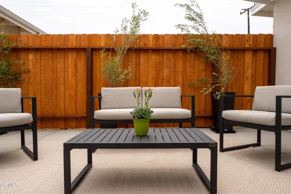 $2,395 | 894 Saratoga Street, Unit 3, Oxnard, CA 93035