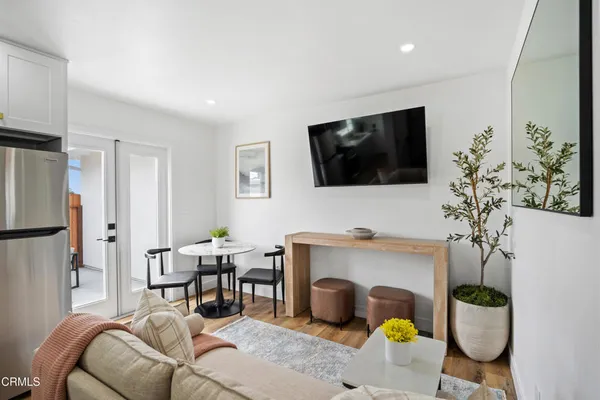 $2,395 | 894 Saratoga Street, Unit 3, Oxnard, CA 93035