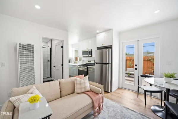 $2,395 | 894 Saratoga Street, Unit 3, Oxnard, CA 93035