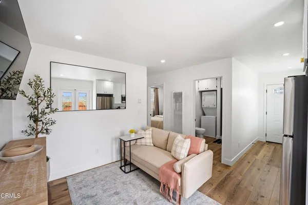 $2,395 | 894 Saratoga Street, Unit 3, Oxnard, CA 93035