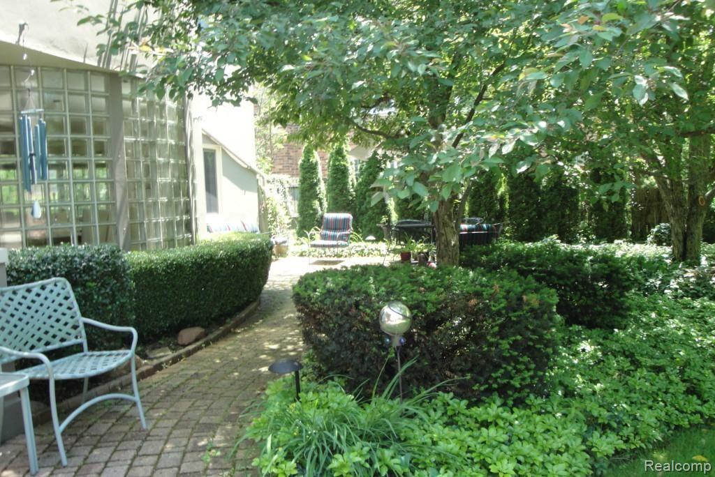 1119 Harvard Road Grosse Pointe, MI 48230 - Photo 65 of 66 Harvard 1119 152.jpg