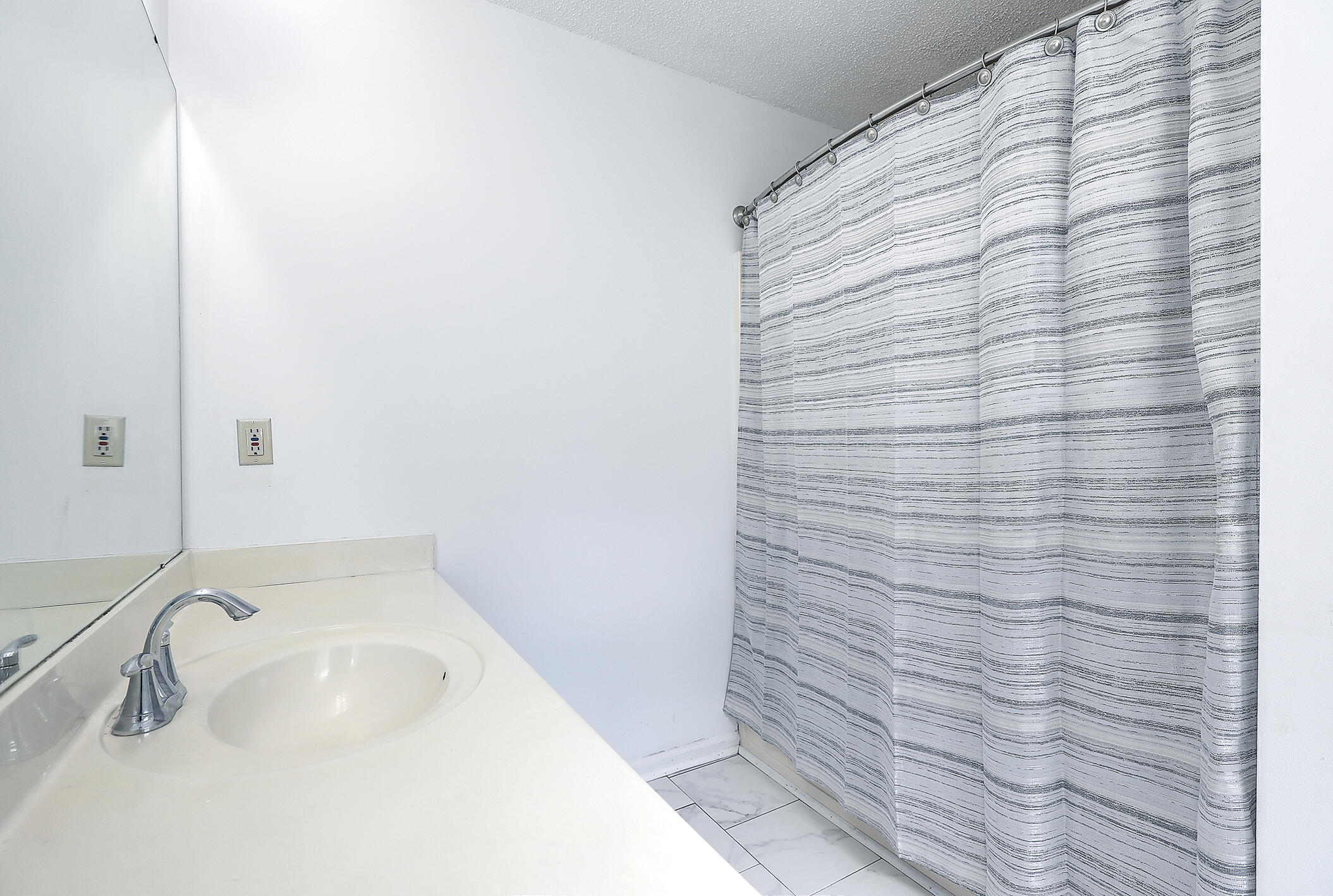 140 Two Hitch Road Goose Creek, SC 29445 - Photo 18 of 24 En Suite Bath 2