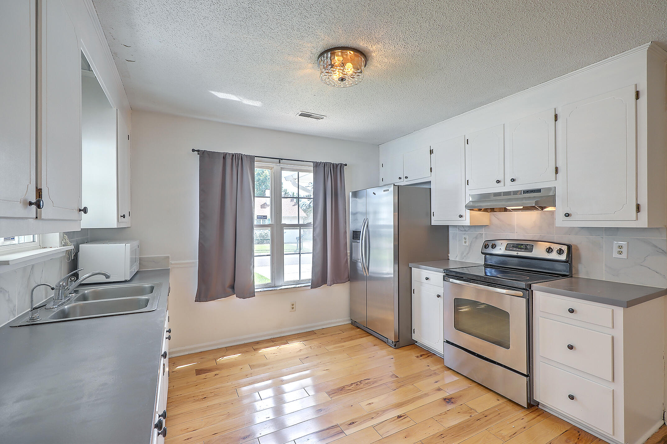 140 Two Hitch Road Goose Creek, SC 29445 - Photo 9 of 24 Kitchen 1