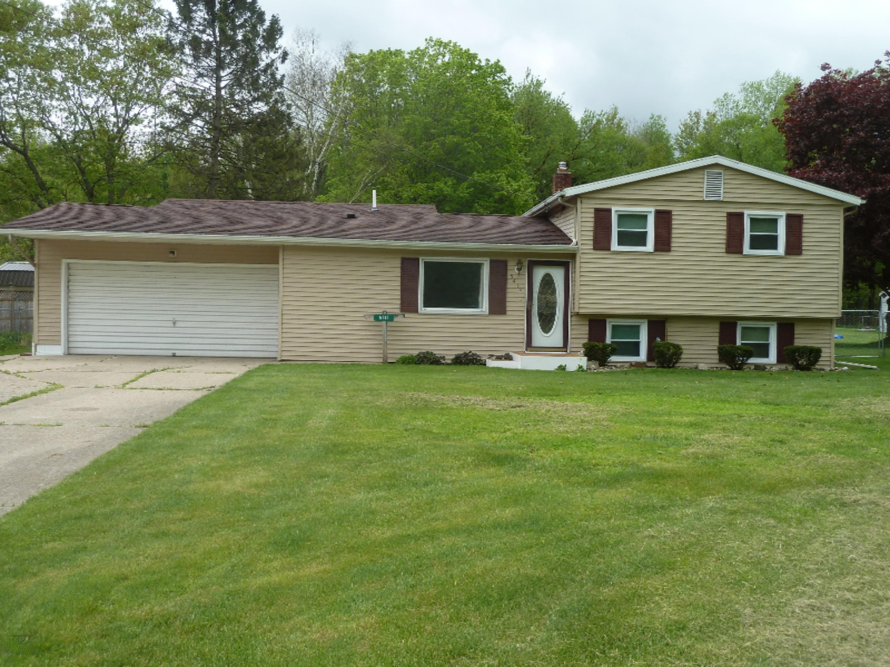 5414 Hoag Road Battle Creek, MI 49015 - Photo 1 of 36 P1020331