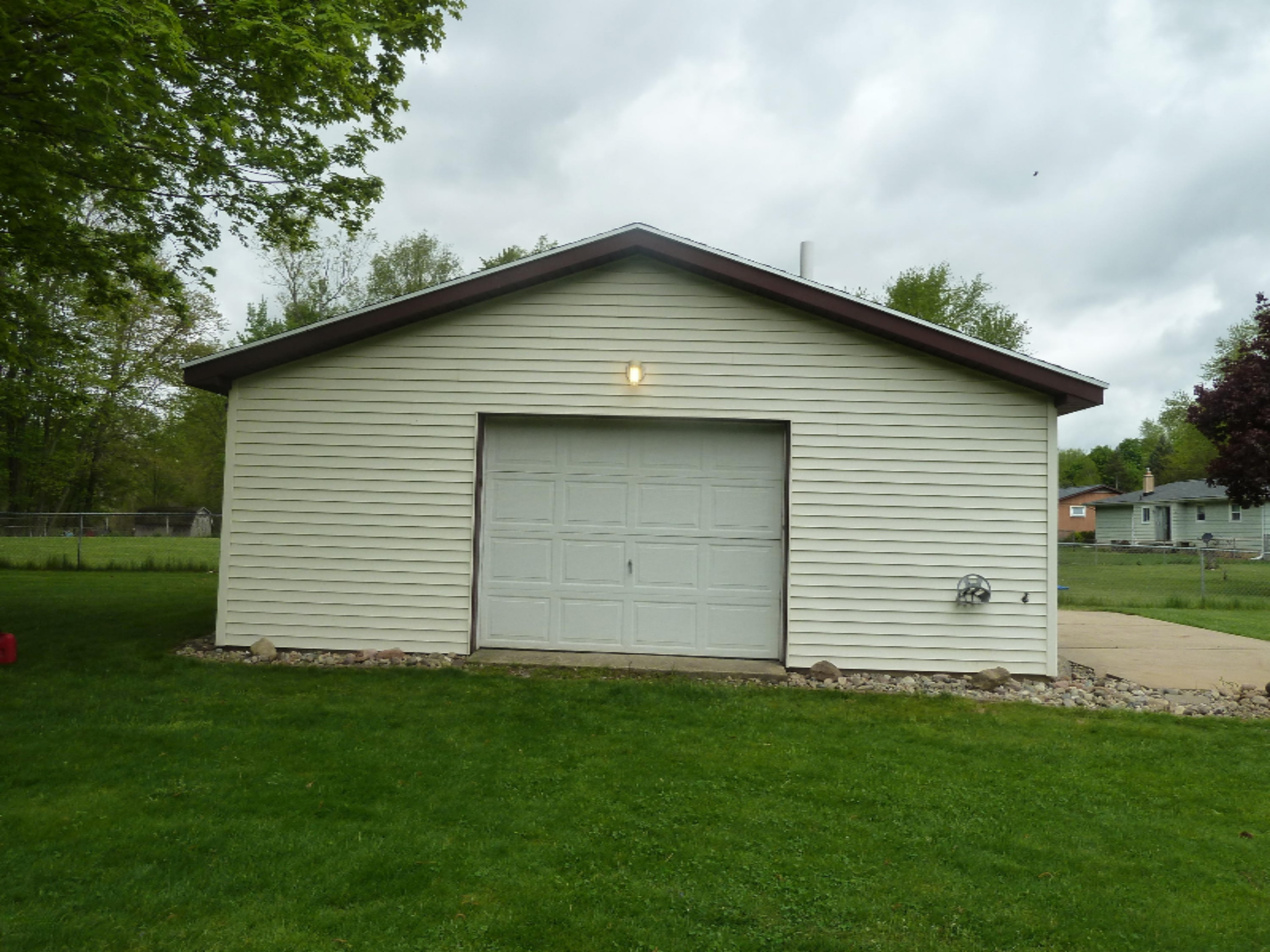 5414 Hoag Road Battle Creek, MI 49015 - Photo 32 of 36 P1020321