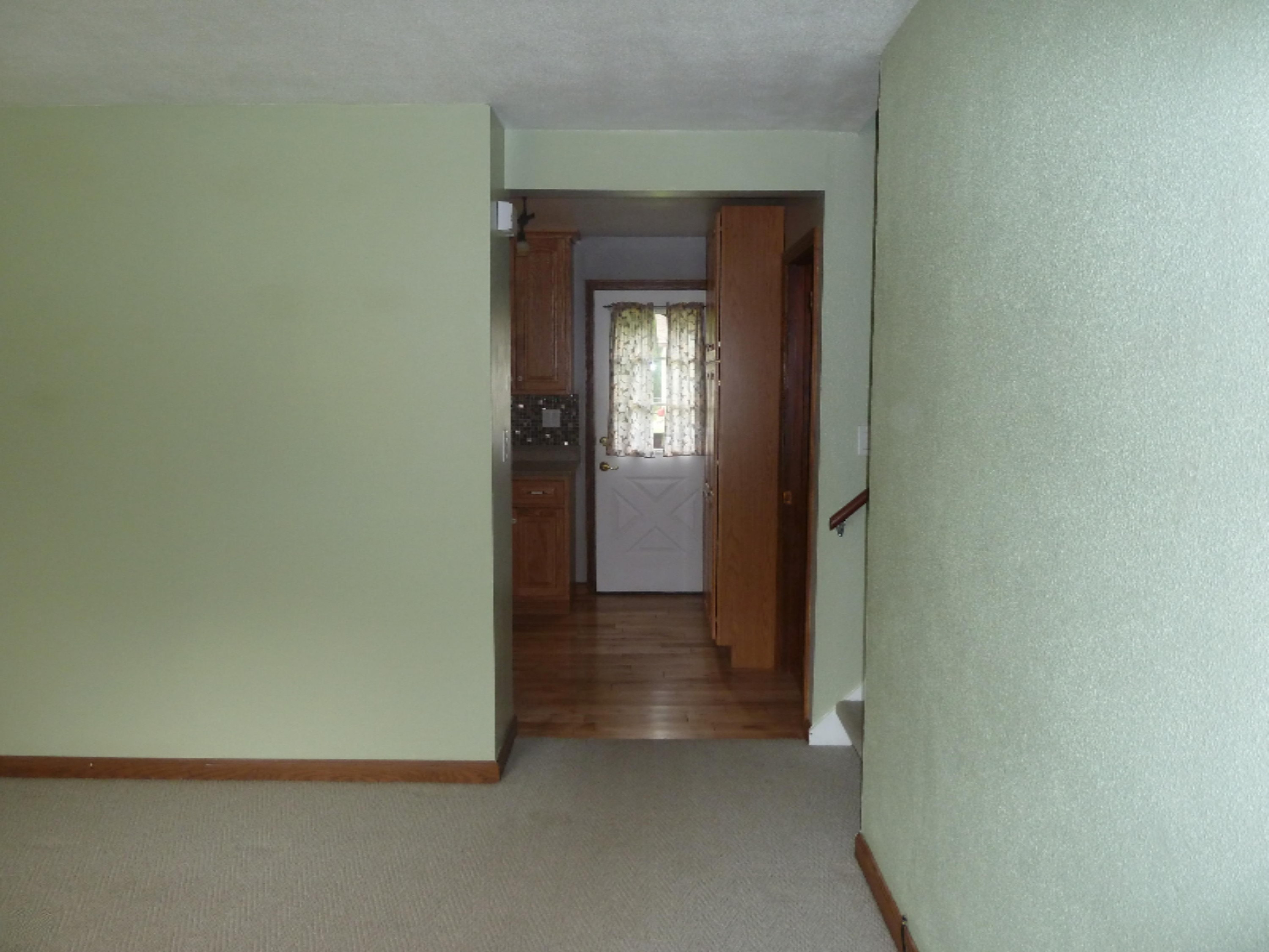 5414 Hoag Road Battle Creek, MI 49015 - Photo 5 of 36 P1020313