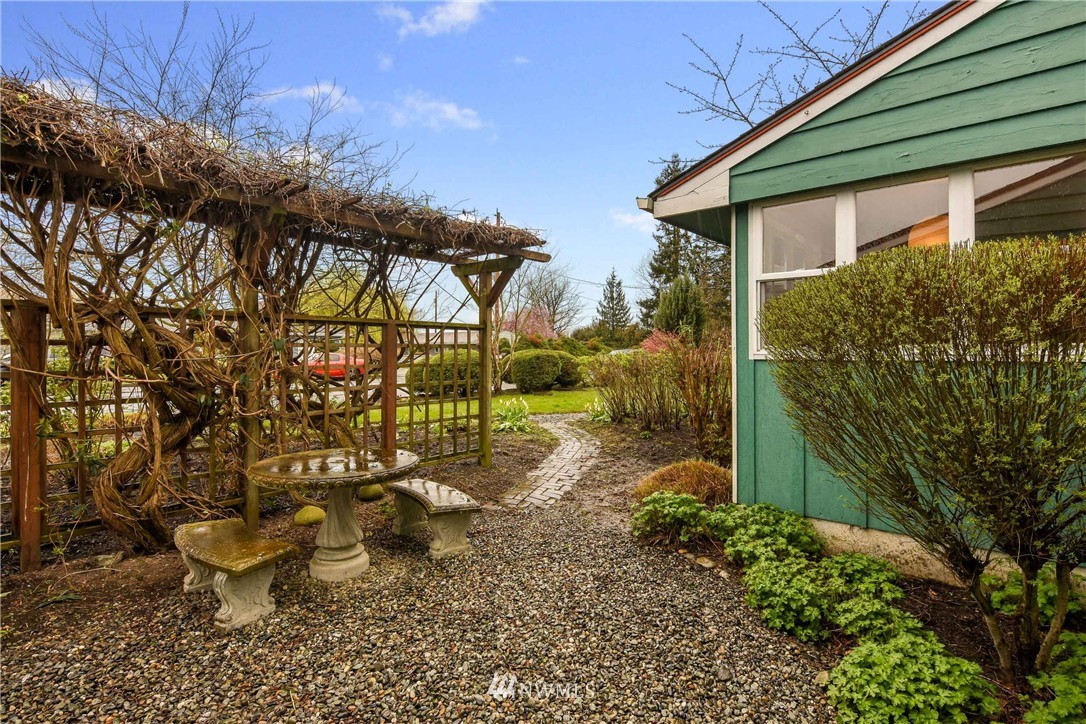17653 Greenacres Road Mount Vernon, WA 98273 - Photo 4 of 25