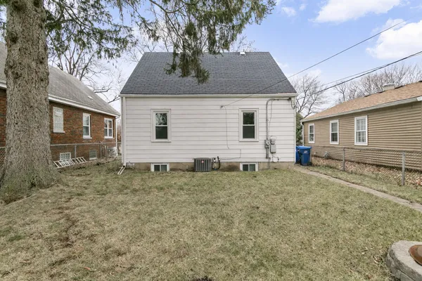 $267,900 | 505 Lorraine Avenue, Waukegan, IL 60085