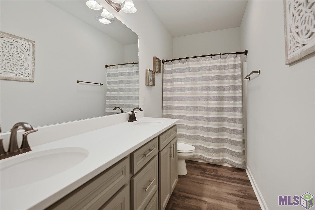 1343 Rustic Pine Drive Baton Rouge, LA 70820 - Photo 13 of 15 Full Bath 3