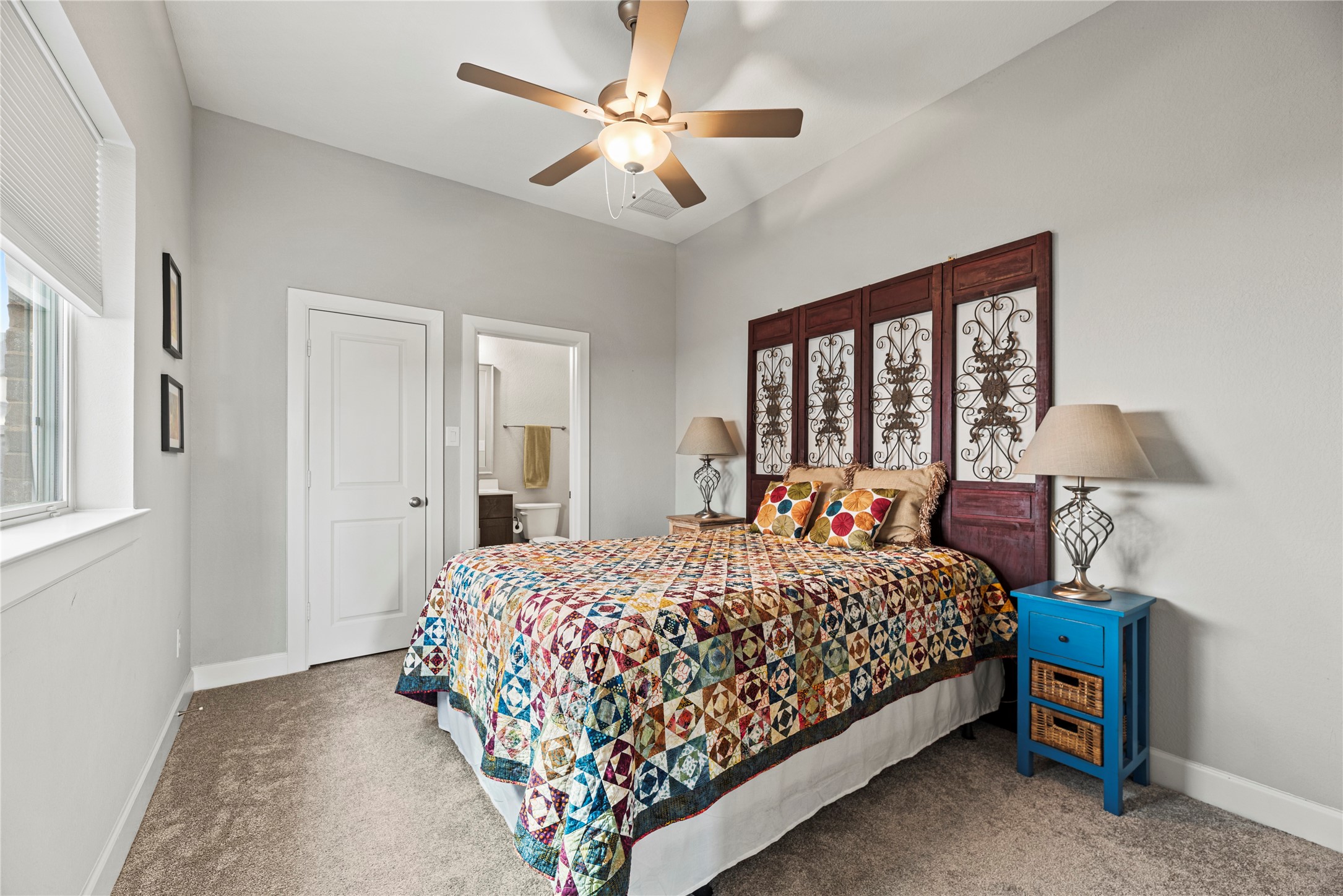 3127 Swift Way Katy, TX 77493 - Photo 19 of 25 Guest bedroom boasts a walk-in closet and private bathroom.