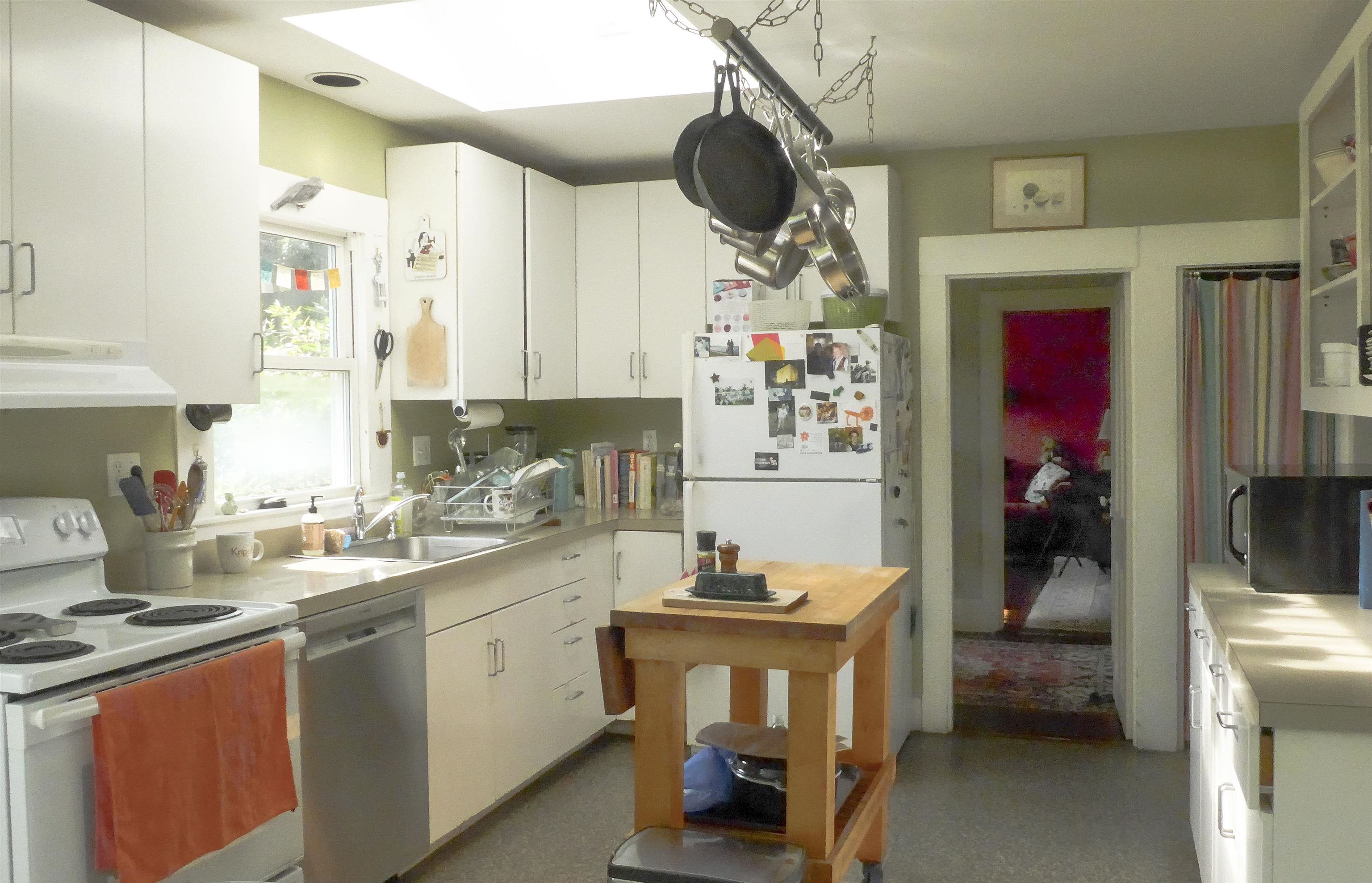1263 Murphy Road Bennington, VT 05257 - Photo 3 of 36