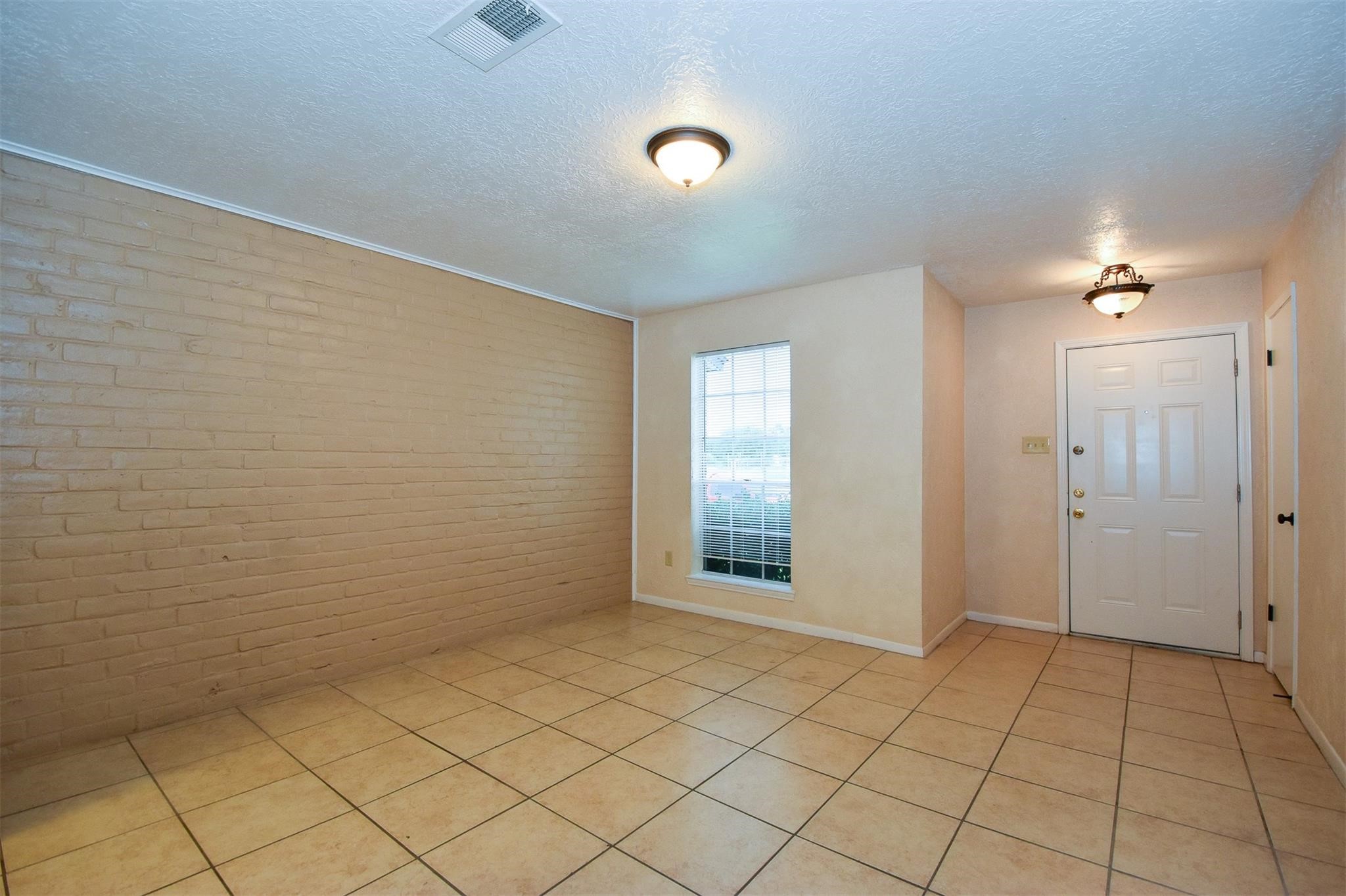 1524 Beaumont Road Baytown, TX 77520 - Photo 3 of 19