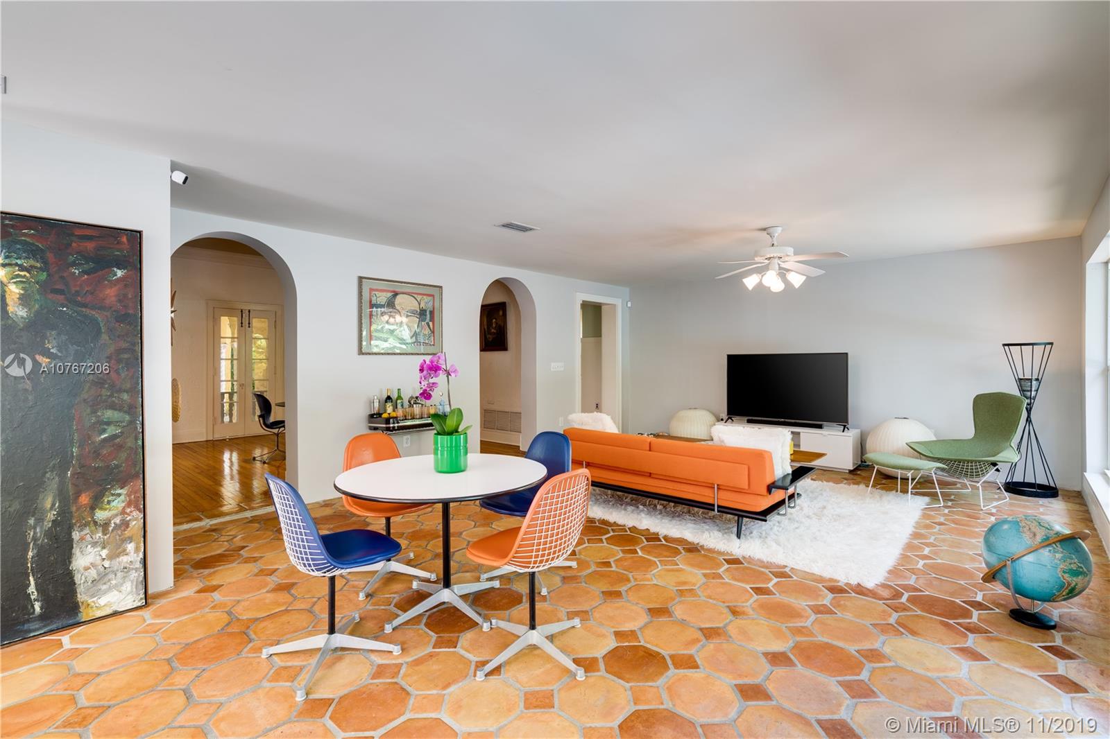 13599 Old Cutler Road Pinecrest, FL 33156 - Photo 14 of 40 Family room is spacious for casual entertaining