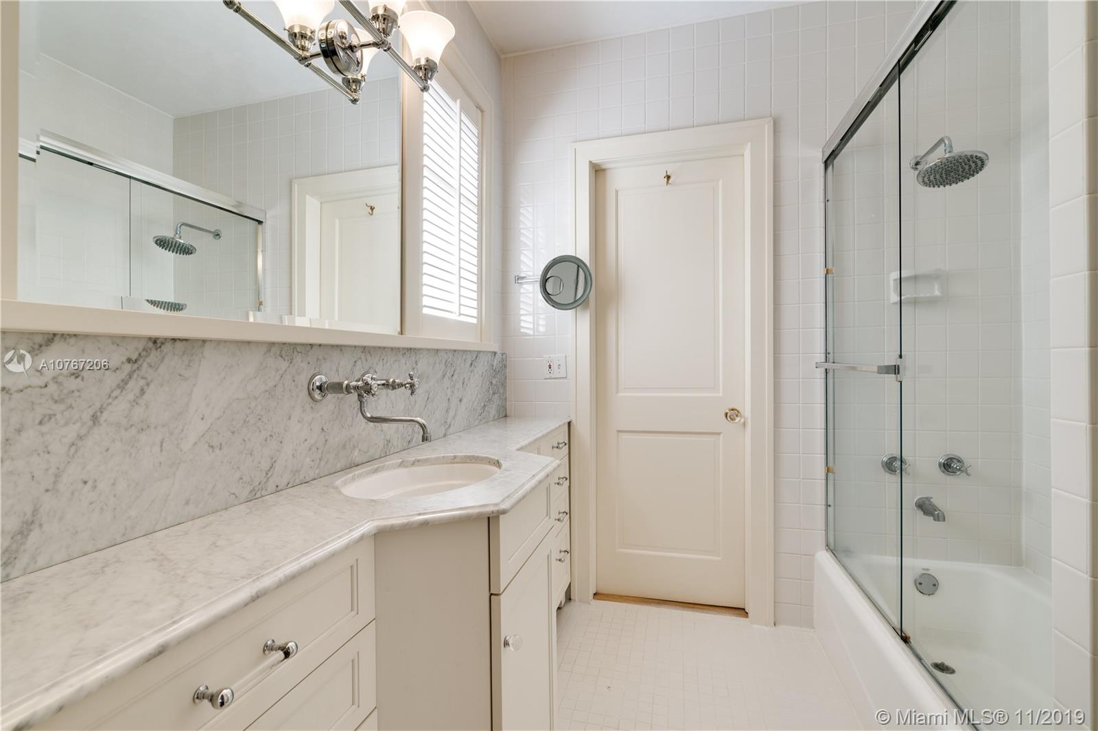 13599 Old Cutler Road Pinecrest, FL 33156 - Photo 21 of 40 Jack and Jill bathroom