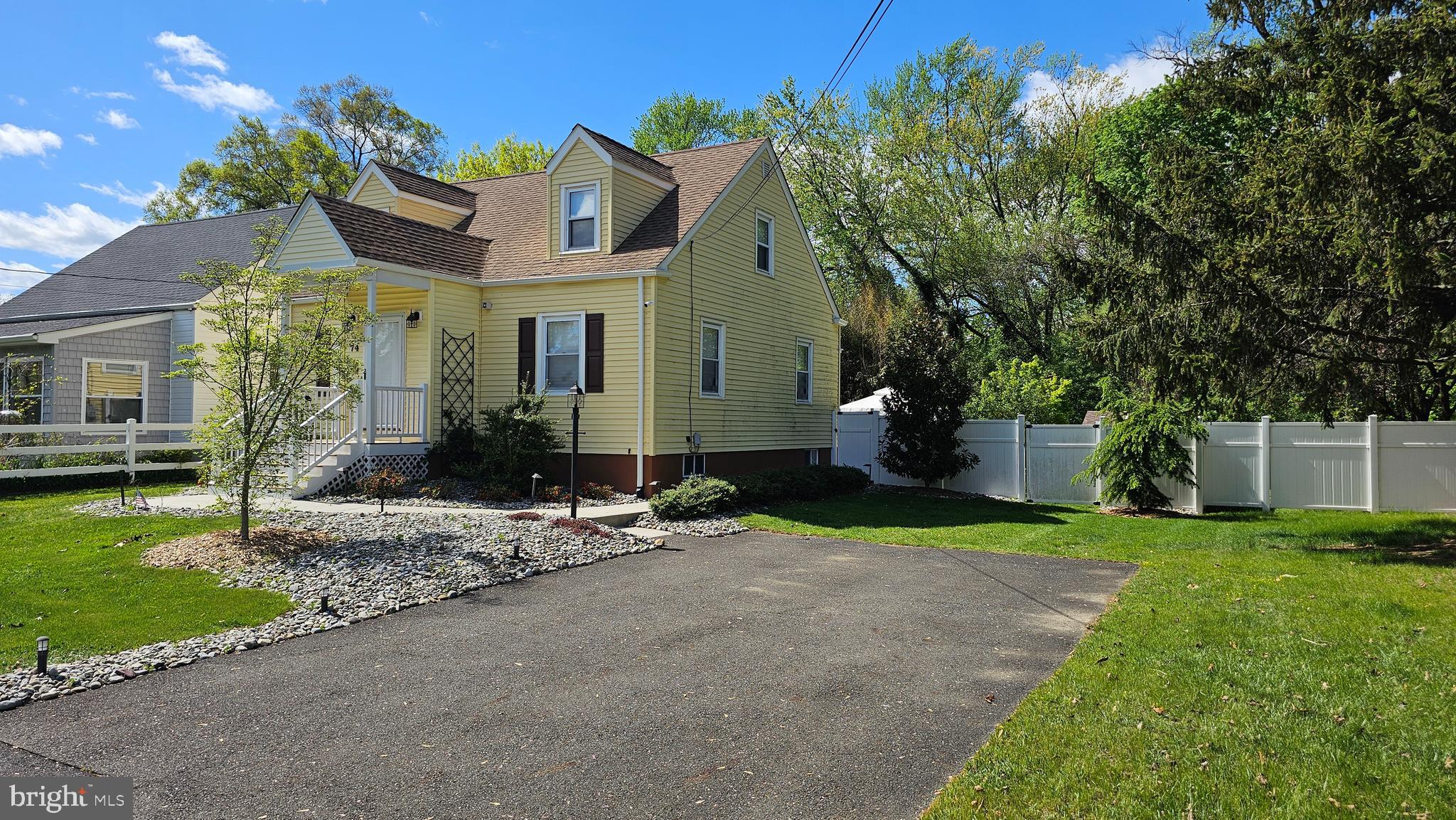 74 Ribsam Street Hamilton, NJ 08619 - Photo 7 of 35 a front view of a house with garden