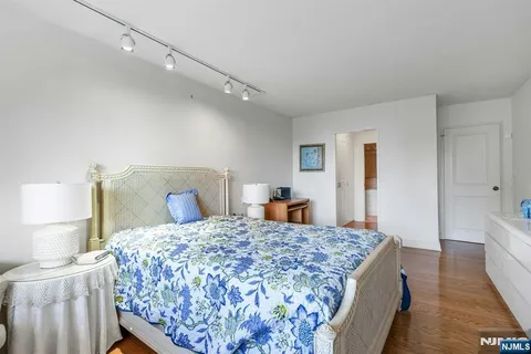 $269,000 | 2150 Center Avenue, Unit 6D, Fort Lee, NJ 07024