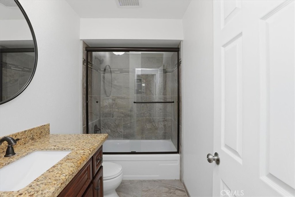2272 El Capitan Drive Riverside, CA 92506 - Photo 26 of 33 Primary Bathroom