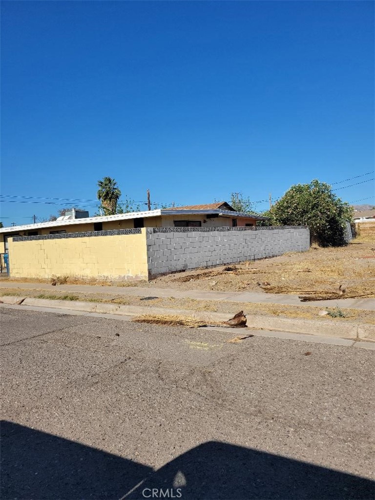 206 Chestnut Street Needles, CA 92363 - Photo 6 of 16