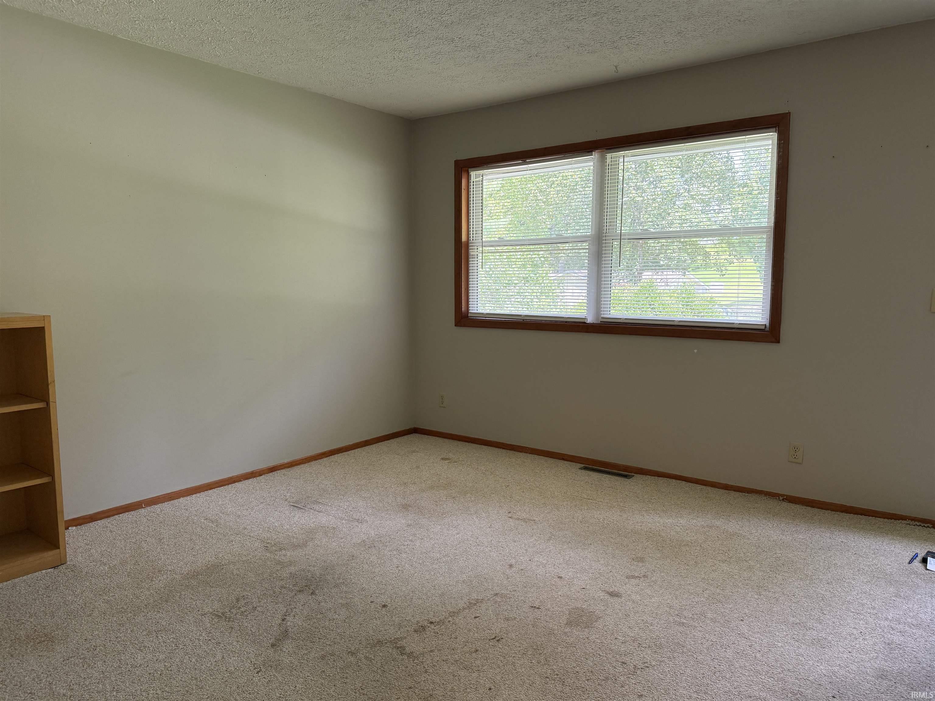 207 White Lane Bedford, IN 47421 - Photo 4 of 14