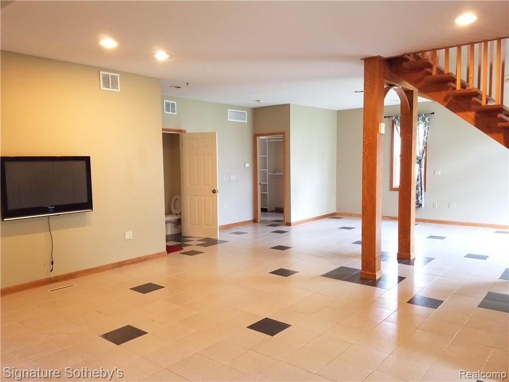 2075 Alfred Drive Troy, MI 48085 - Photo 12 of 25