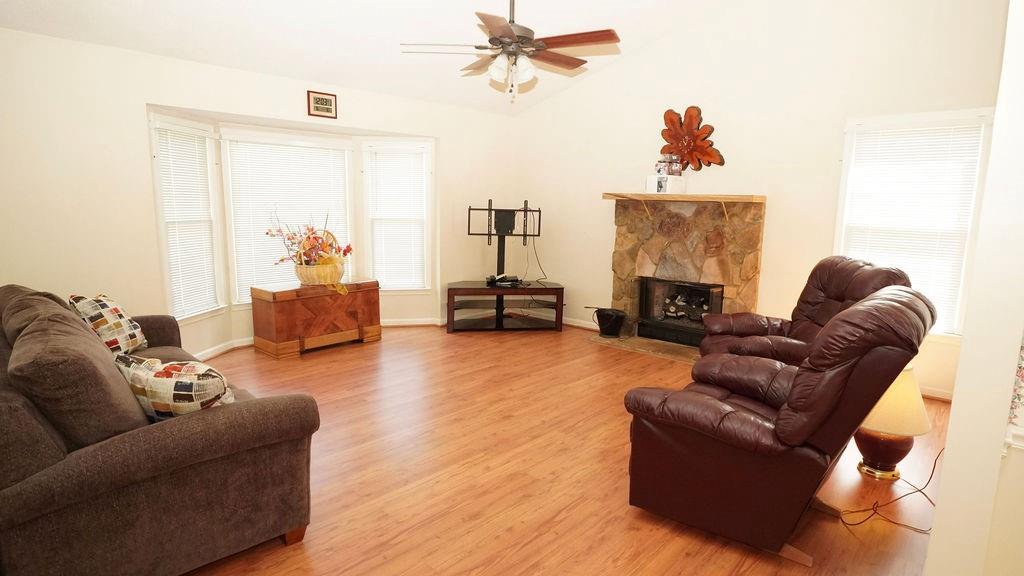 18 Azalea Drive Southeast Cartersville, GA 30121 - Photo 3 of 30