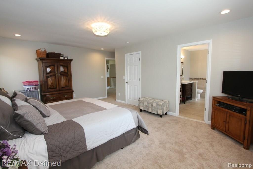 991 River Mist Drive Rochester, MI 48307 - Photo 12 of 28