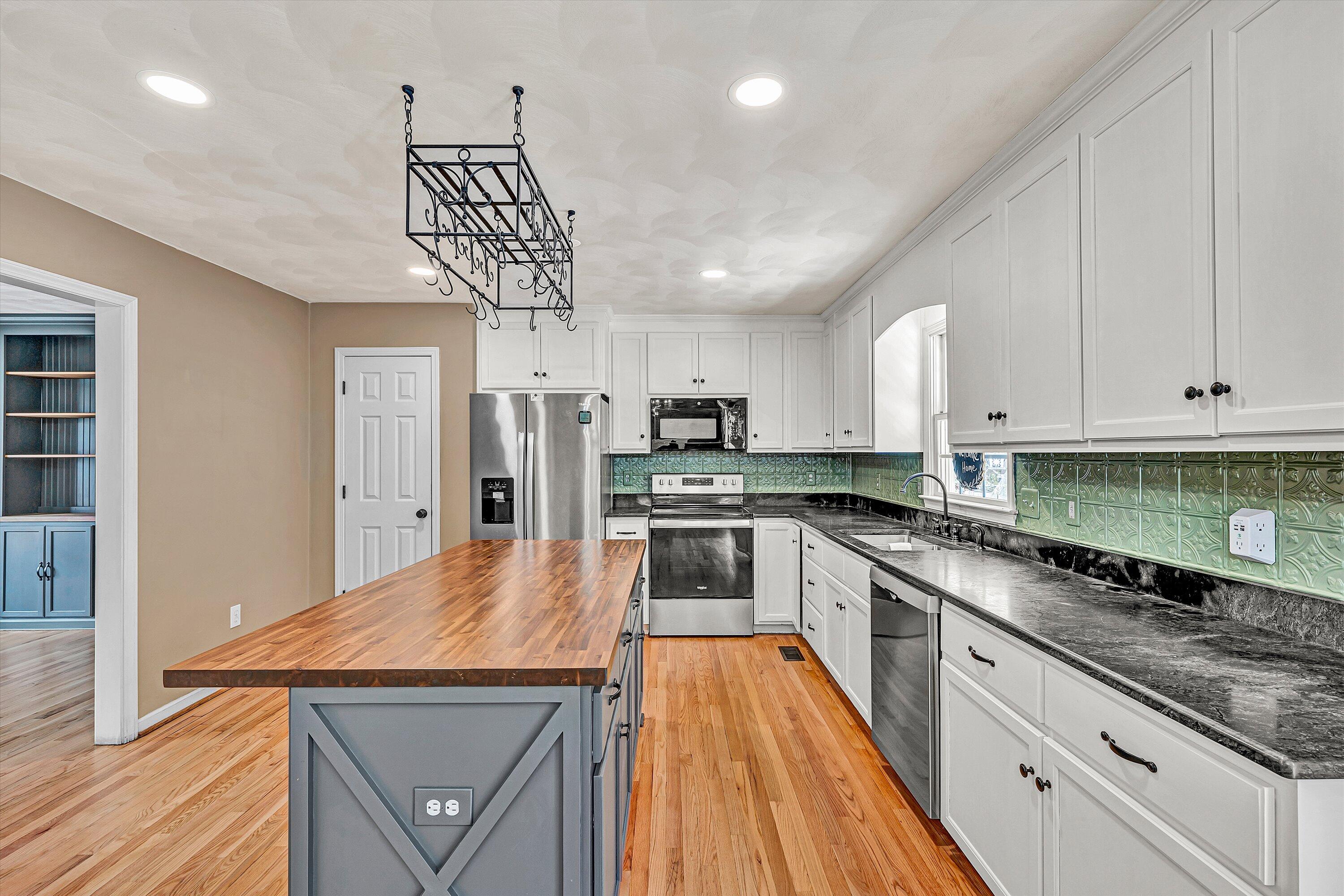 2540 Blue Ridge Springs Road Blue Ridge, VA 24064 - Photo 5 of 49 Fully equipped kitchen