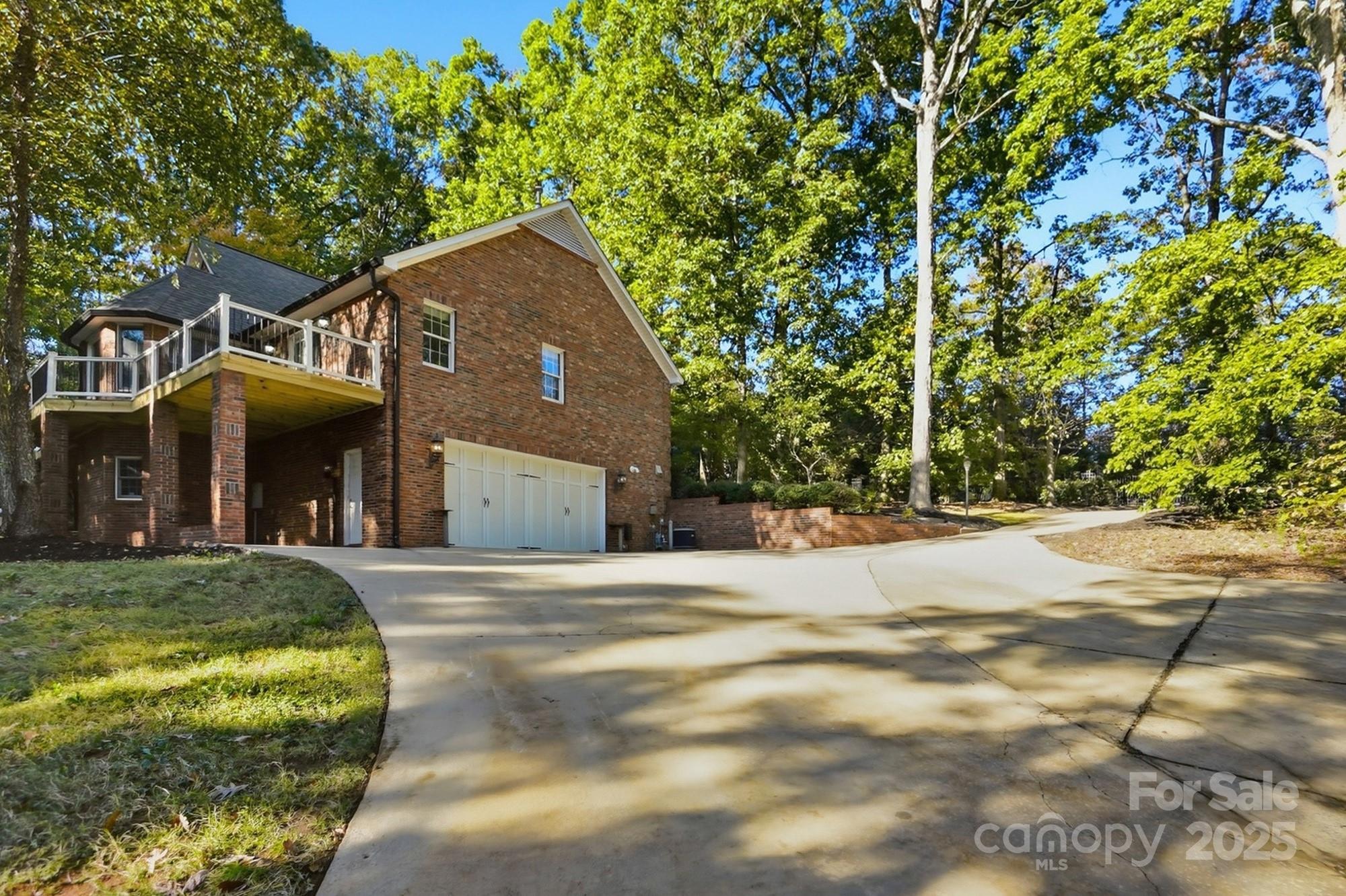3475 Pikeview Road Fort Mill, SC 29715 - Photo 46 of 48 a front view of a house with a garden