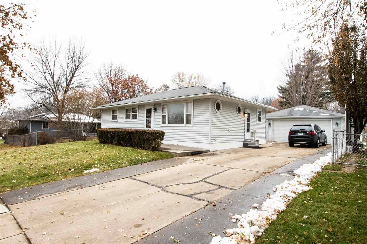 148 Red Wing Road Southwest Cedar Rapids, IA 52404 - Photo 1 of 34 Gallery Image 1