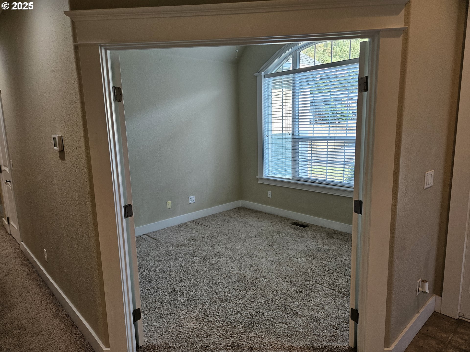 464 Oak Valley Loop Winchester, OR 97495 - Photo 18 of 30 Den/Office