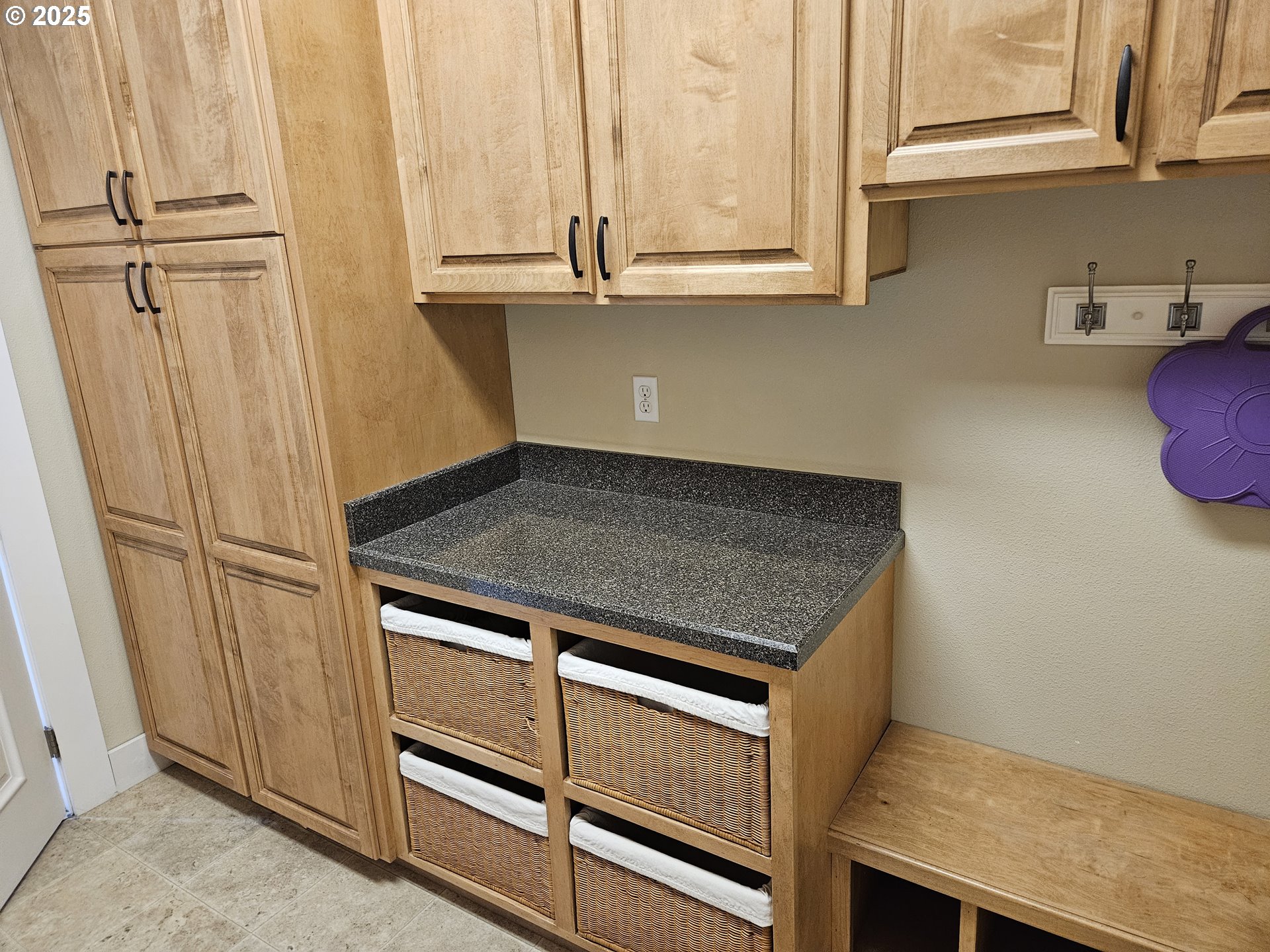 464 Oak Valley Loop Winchester, OR 97495 - Photo 23 of 30 Laundry