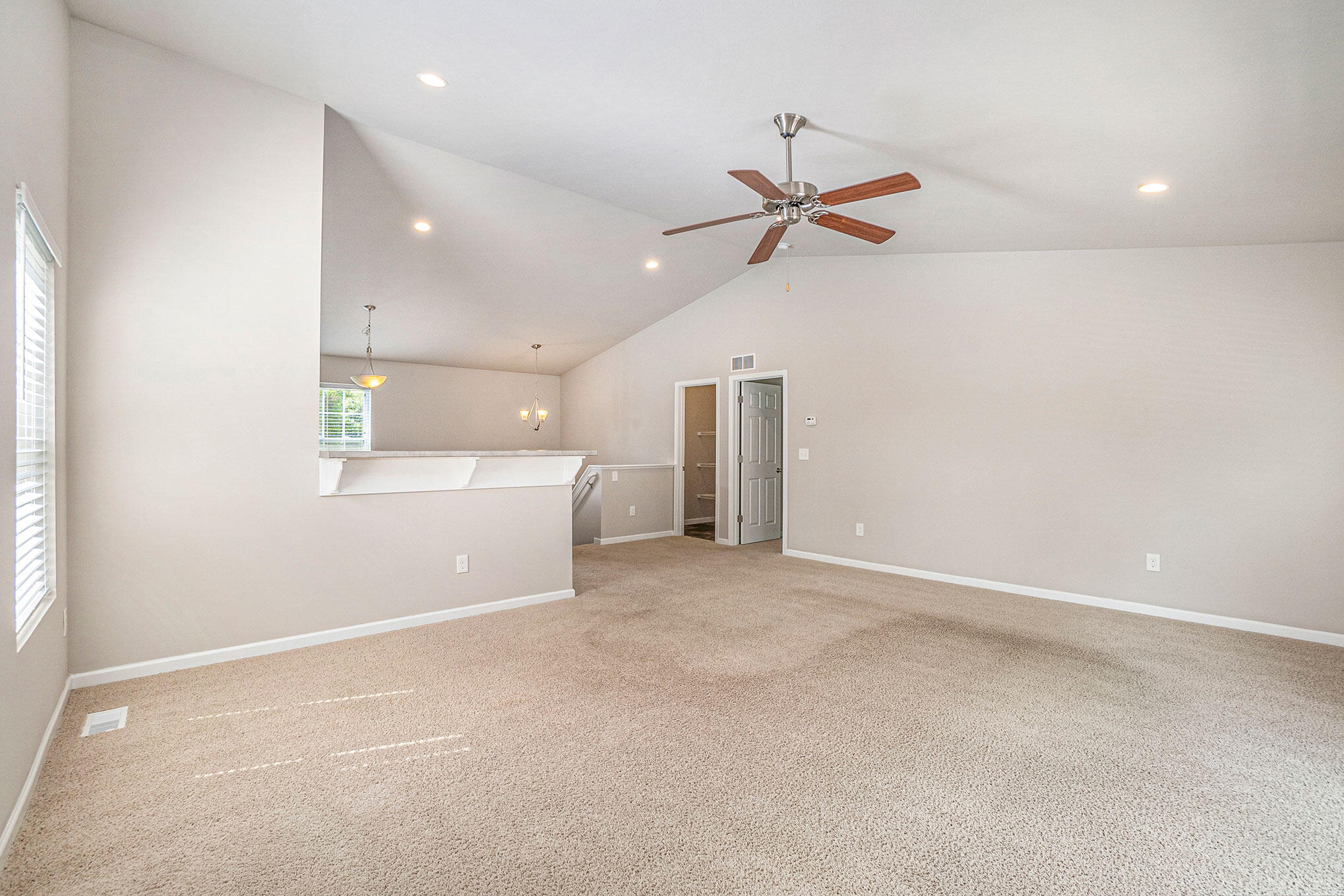 56486 Tamarac Lane Three Rivers, MI 49093 - Photo 11 of 22 KOS072-C2040-Great Room2