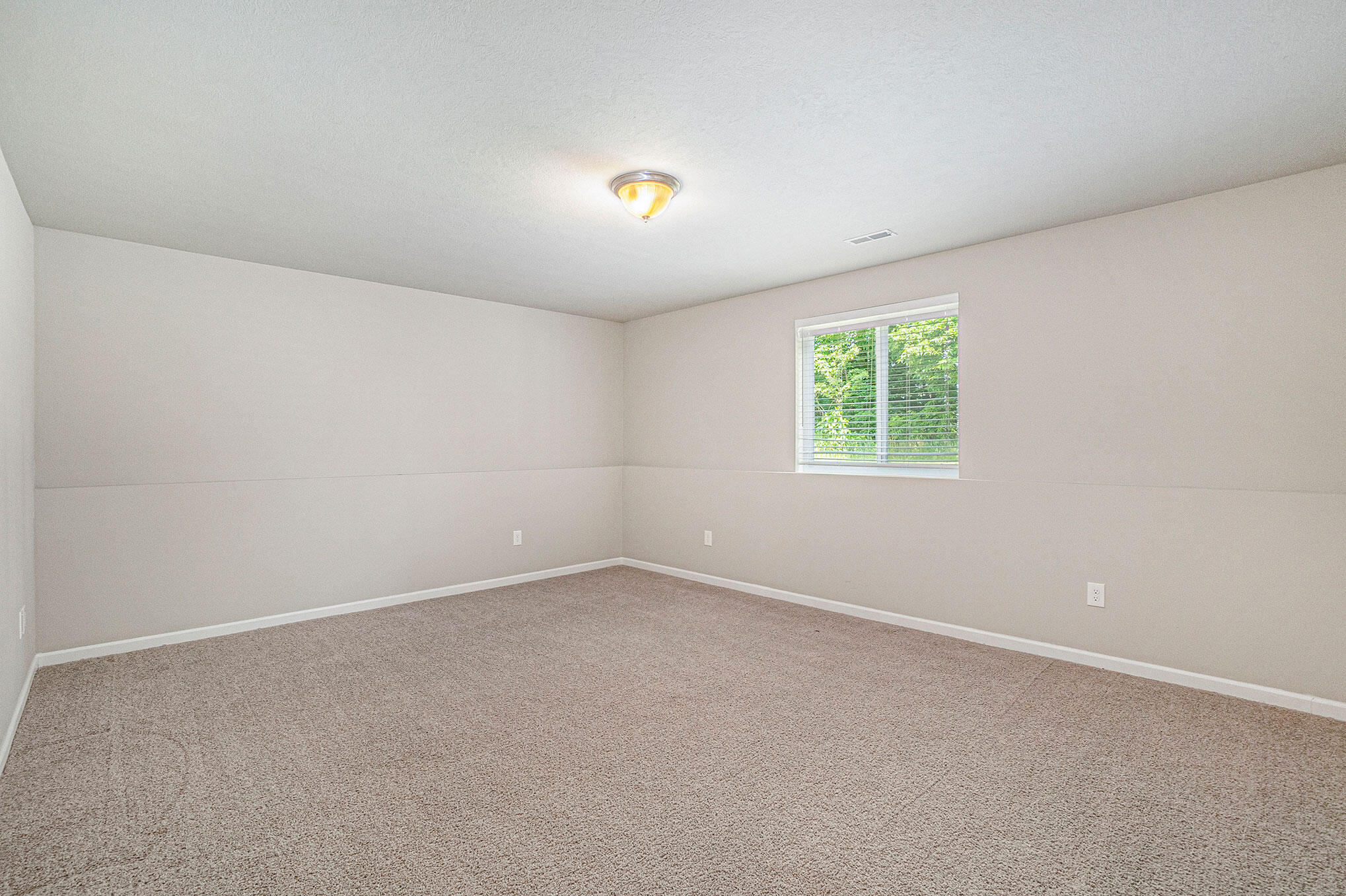 56486 Tamarac Lane Three Rivers, MI 49093 - Photo 20 of 22 KOS072-C2040-Rec Room2