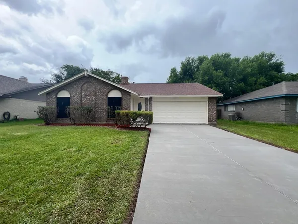 $259,900 | 11826 Grapewood Drive, Houston, TX 77089