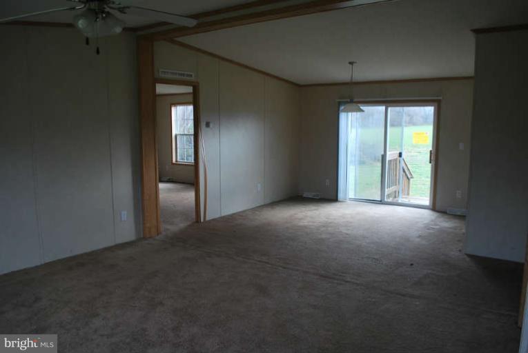 40 Rumsey Road Warwick, MD 21912 - Photo 2 of 15 Living Room